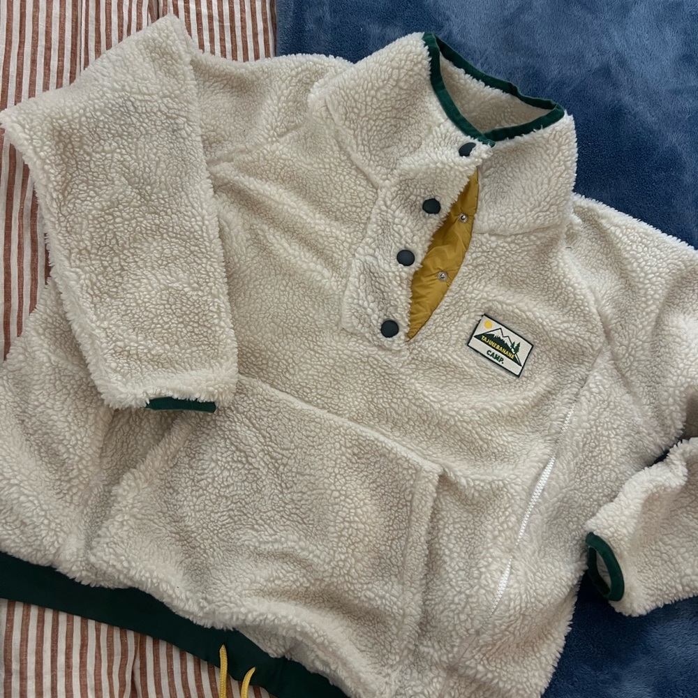 Tajinebanane Cream Sherpa Pullover Large